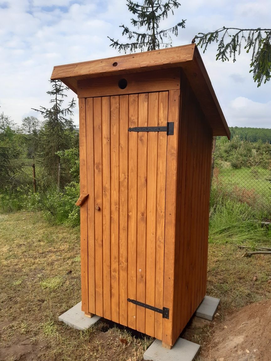 Szalet WC wychodek toaleta drewniana