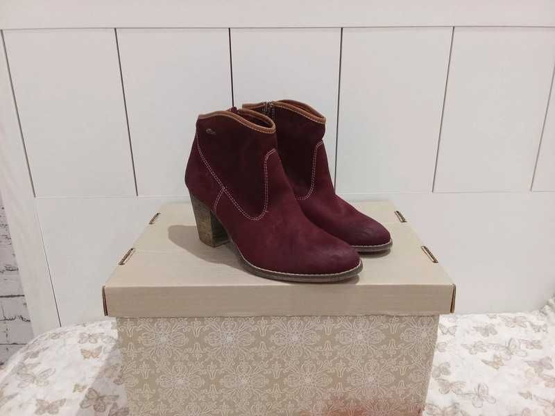 botki na słupku marki s.Oliver roz. 39 wkładka 25 cm drobny zamsz