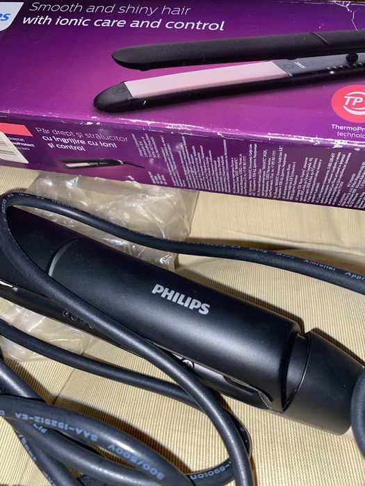 Стайлер Philips випрямляч