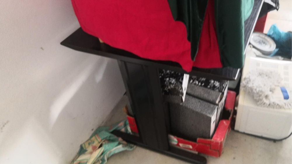 Secretarias castanha e preto