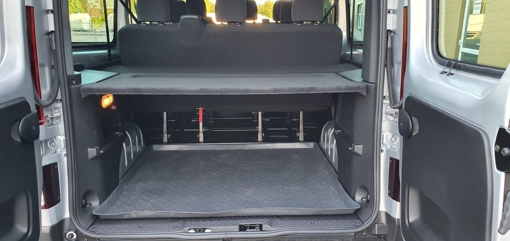 Wynajem busa wypożyczalnia busów bus rent a car przewóz osób Warszawa