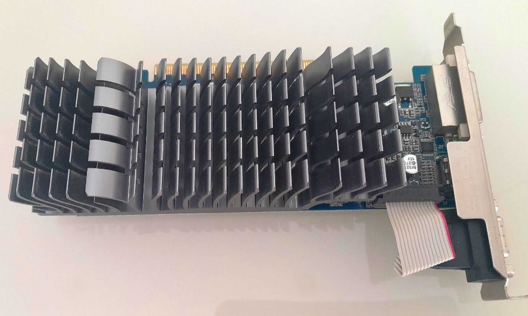 Видеокарта Asus GeForce 210 (512MB DDR3