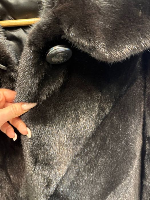 Чёрная норковая шуба