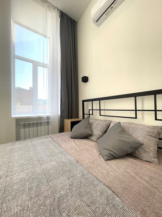 Сдам новую 2к квартиру  в центре Харькова посуточно