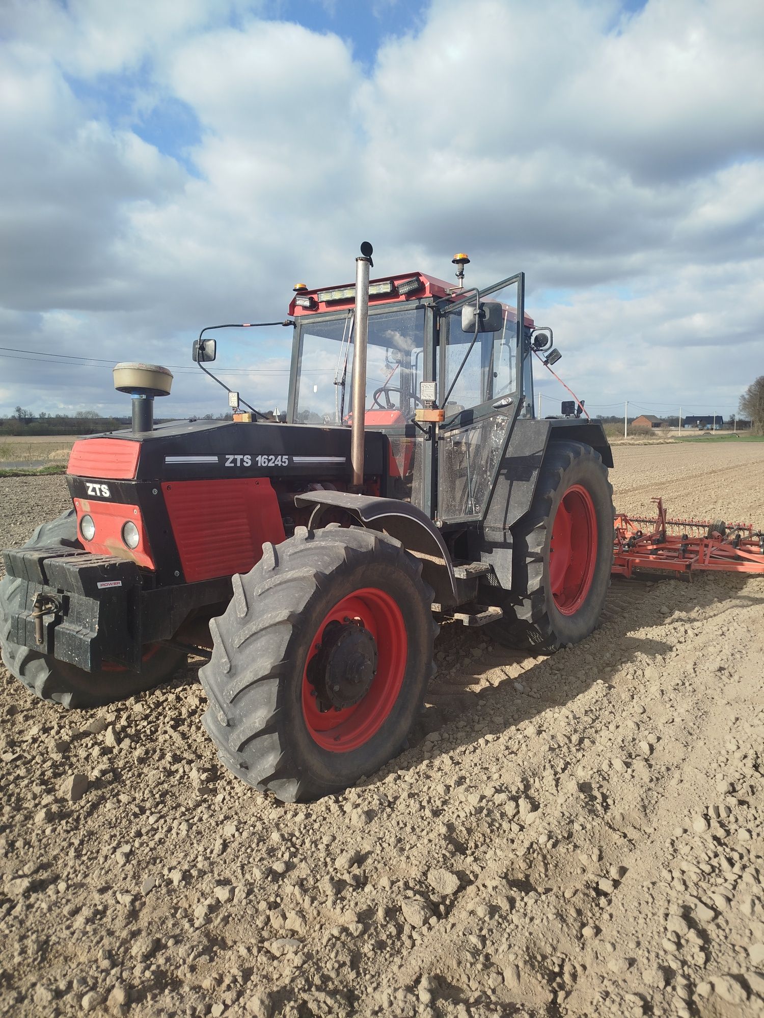 Ciągnik Zetor 16245 ZTS