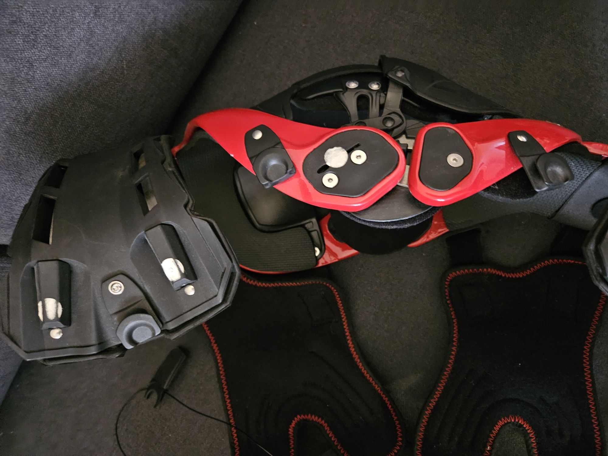 Ortezy asterisk rozmiar M para jak nowe  ortezy enduro cross