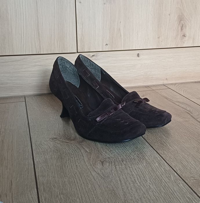 Zamszowe obcasy vintage