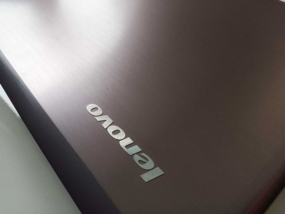 Laptop Lenovo IdeaPad z570 15,6" aluminiowa obudowa! 8 GB Ram / i3