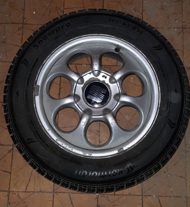 Opony zimowe 195/65 R15 + felgi aluminiowe 4szt komplet Seat Leon 1