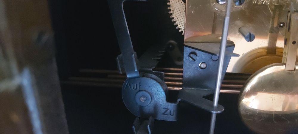 Антикварний камінний годинник Junghans