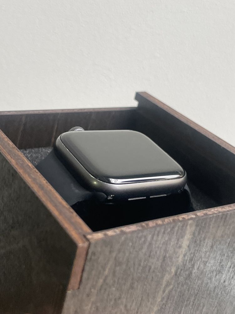 Годинник Apple Watch SE series, 40 mm, Space Gray, Епл Вотч