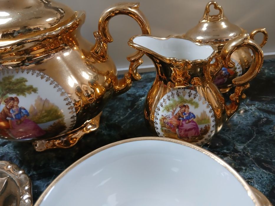 Serviço de chá Rococó antigo