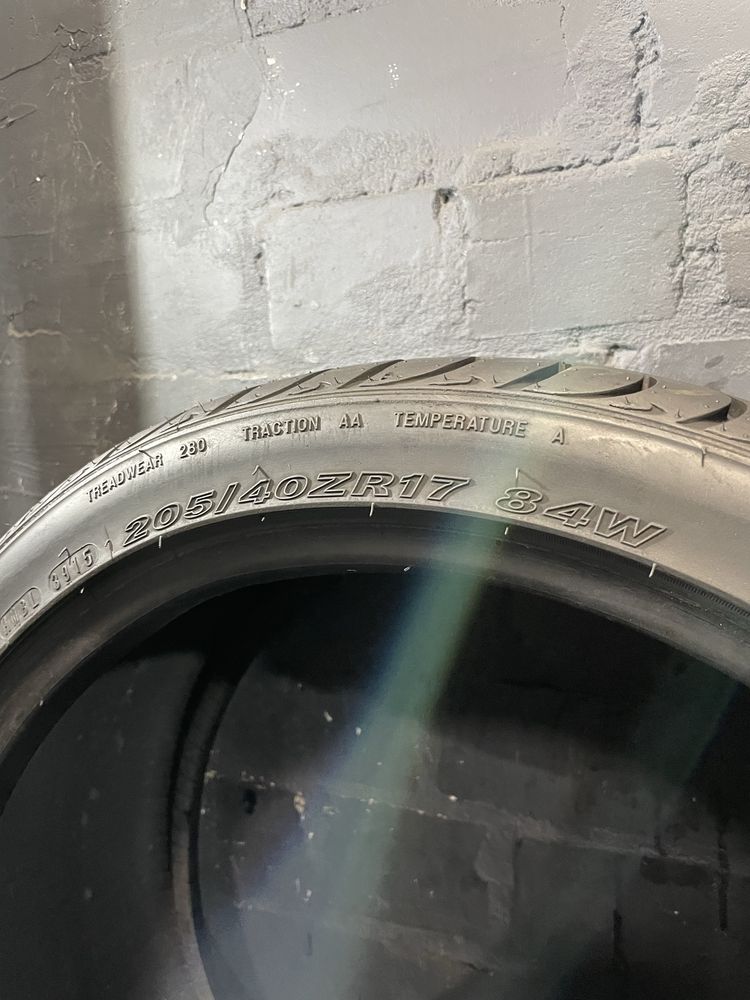 4шт 205/40 R17 Nexen N8000
