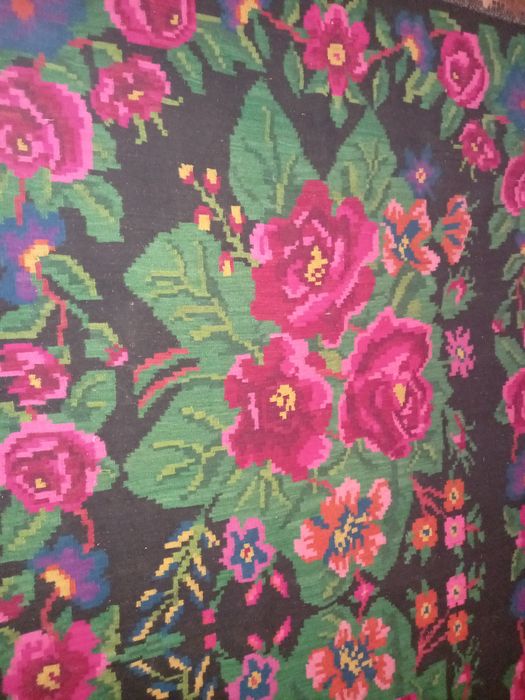 Килим шерстяний ручної роботи. Коври старого виробництва