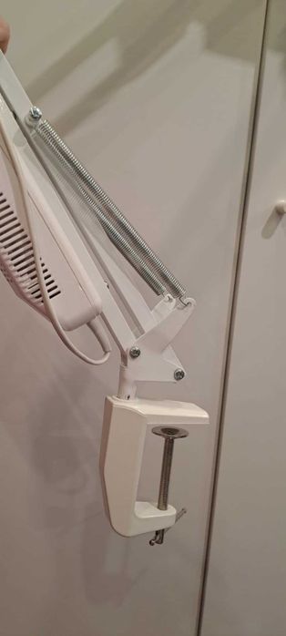 Lampa 002 manicure na statywie regulowanym