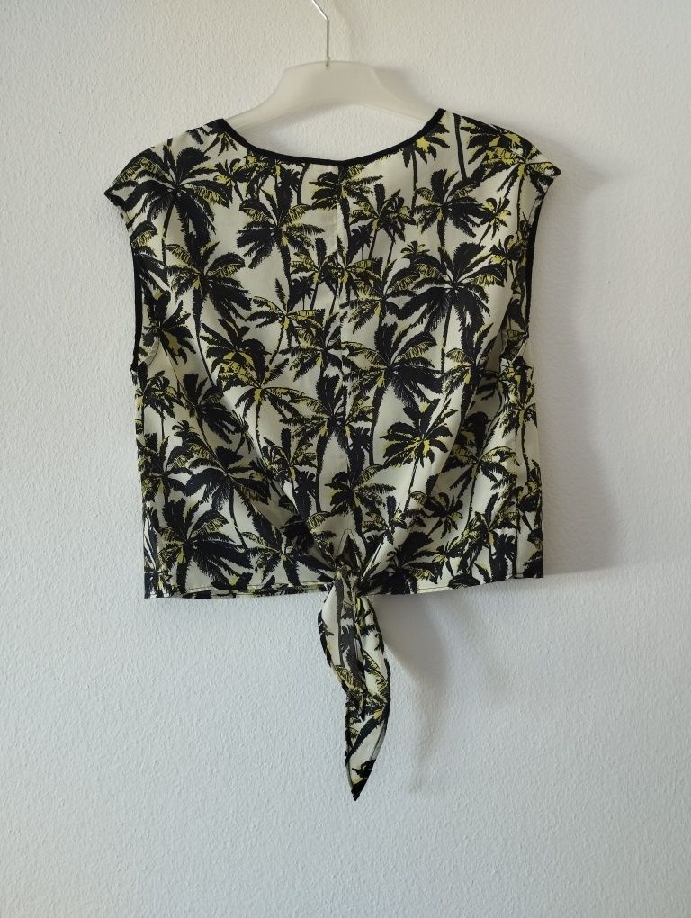 Blusa Stradivarius com laço