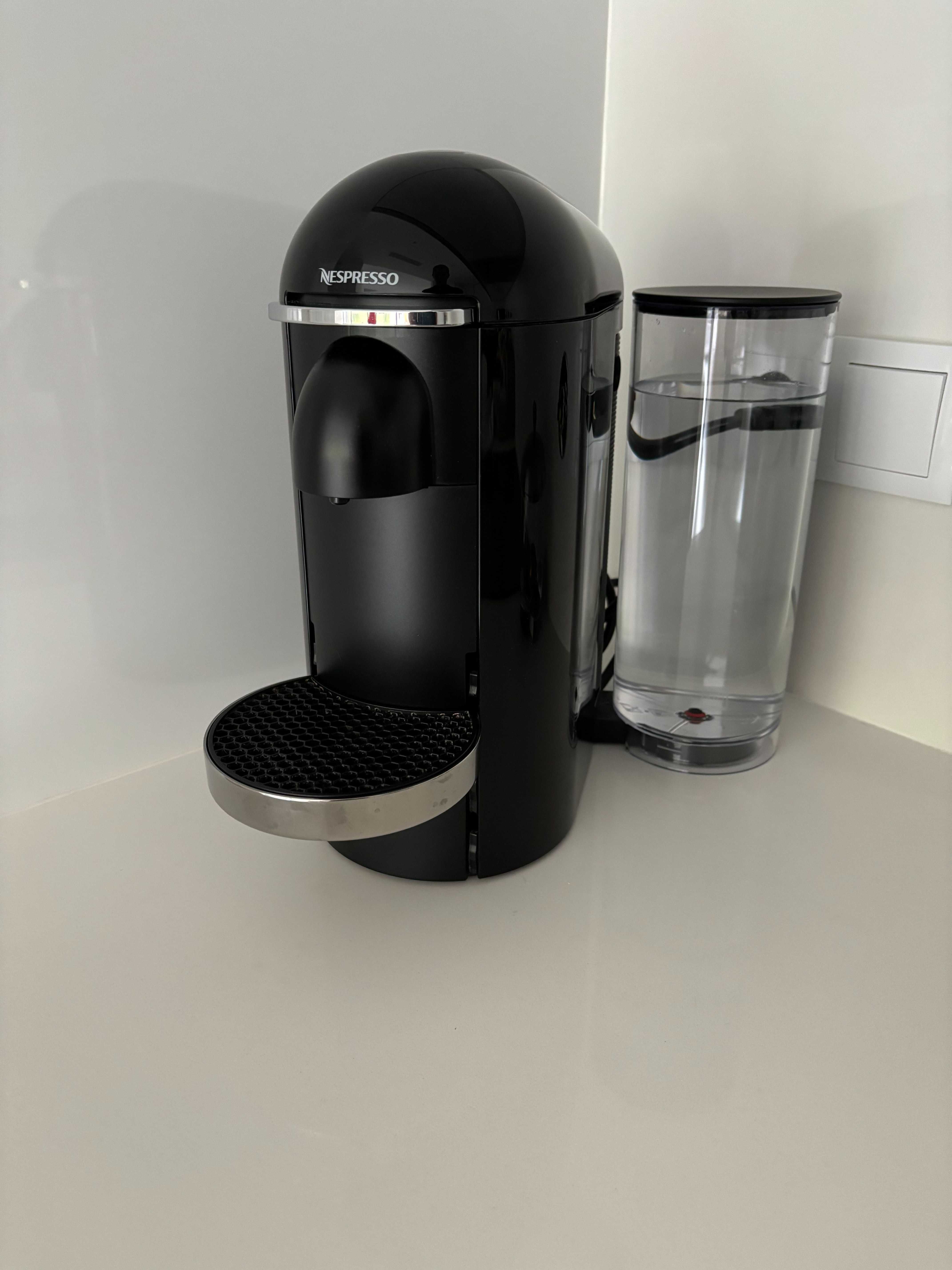 Máquina café NESPRESSO Vertuo Plus Deluxe