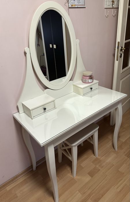 Toaletka Hemnes + stołek