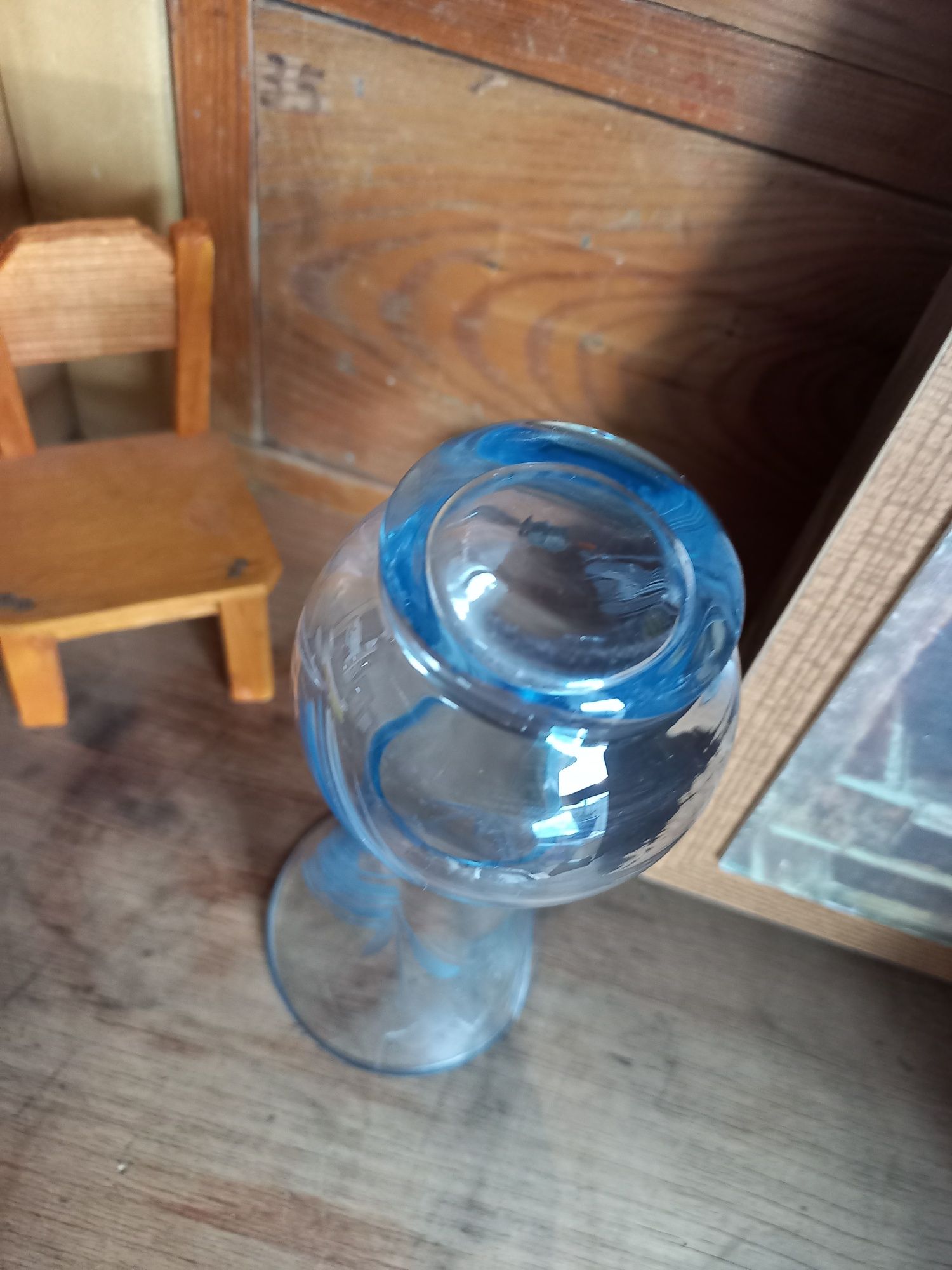 Nieduży wazon flakon wazonik stare szkło niebieskie