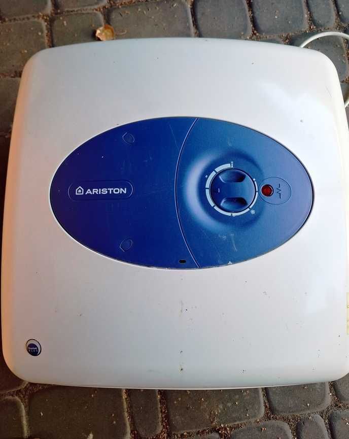 Przepływowy podgrzewacz wody Ariston
TI-SHAPE 30 OR D Ti Shape Small