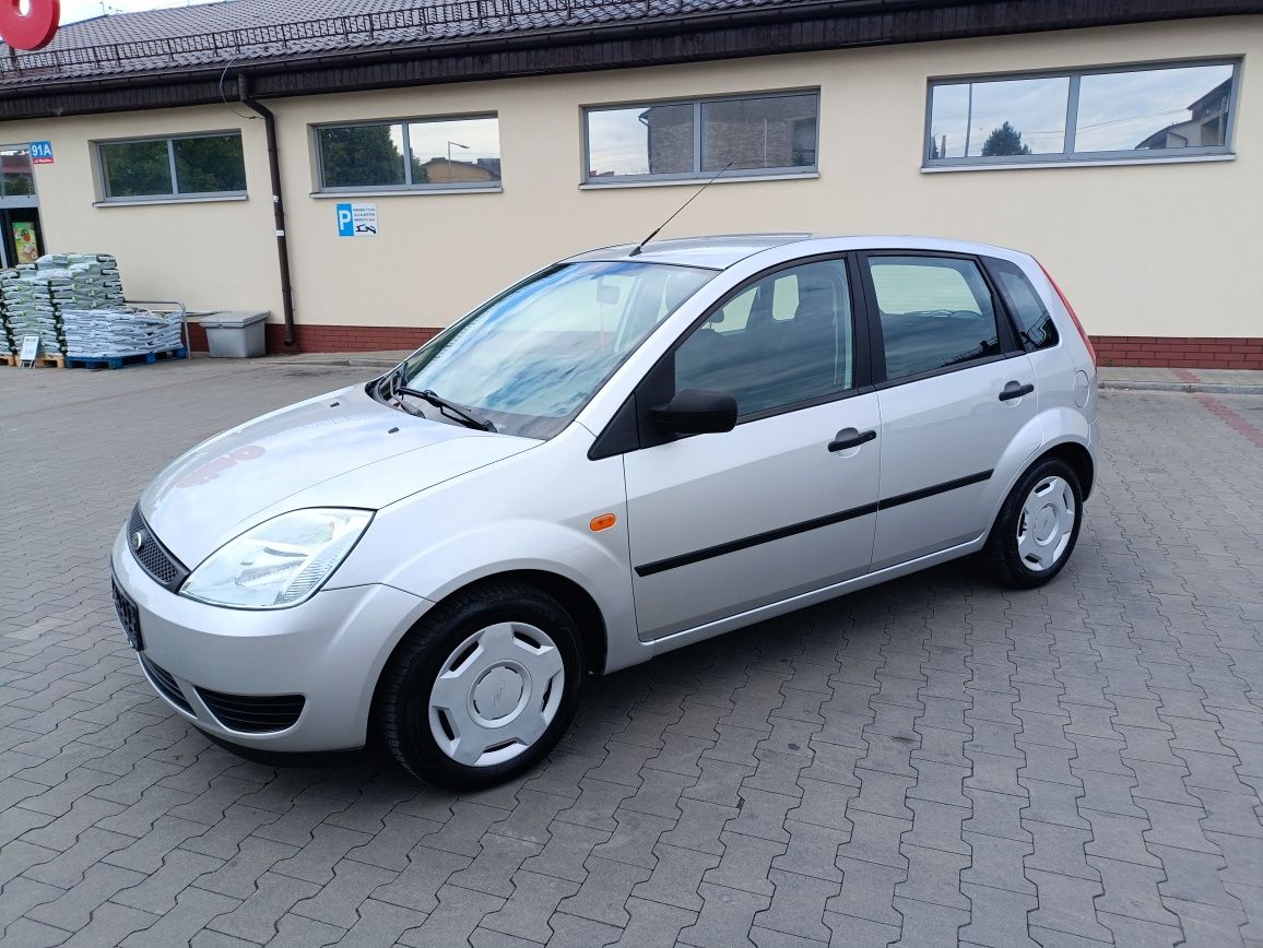Ford Fiesta 1.4 , sprawna klimatyzacja,