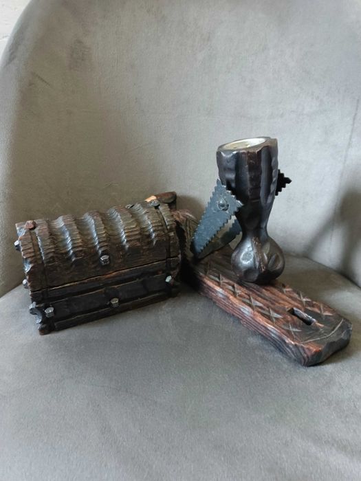 Zestaw Dekoracyjny z Rzeźbionego Drewna (Szkatułka i Świecznik)