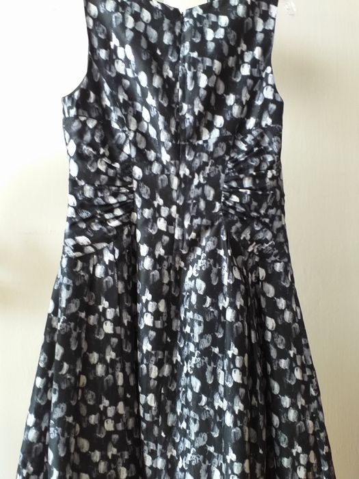 Sukienka wizytowa marki Adrianna Papell