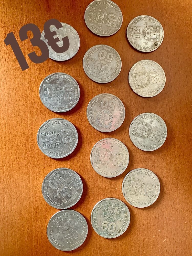242 moedas variadas “preço nas fotos”