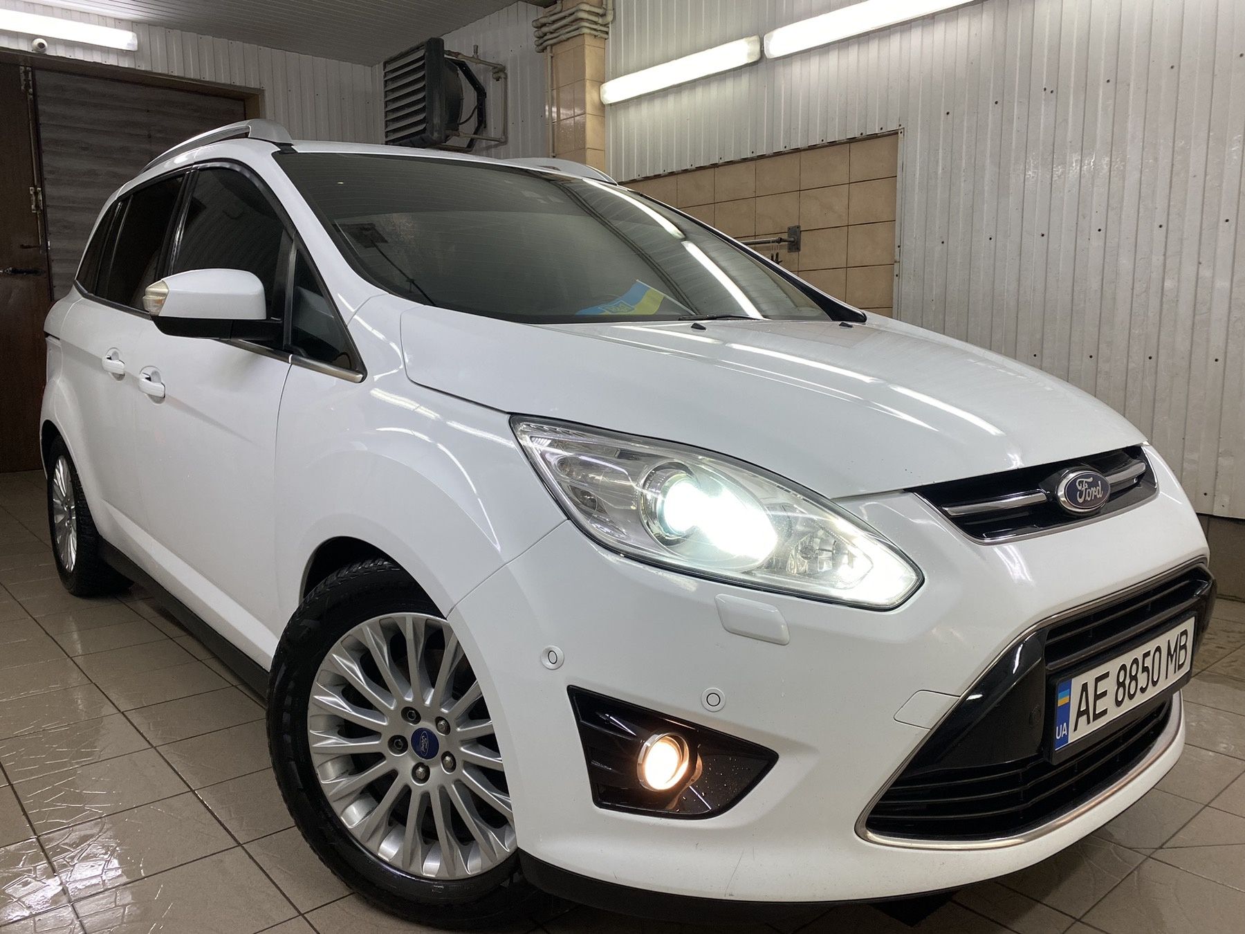 Продам Ford Grand C-Max