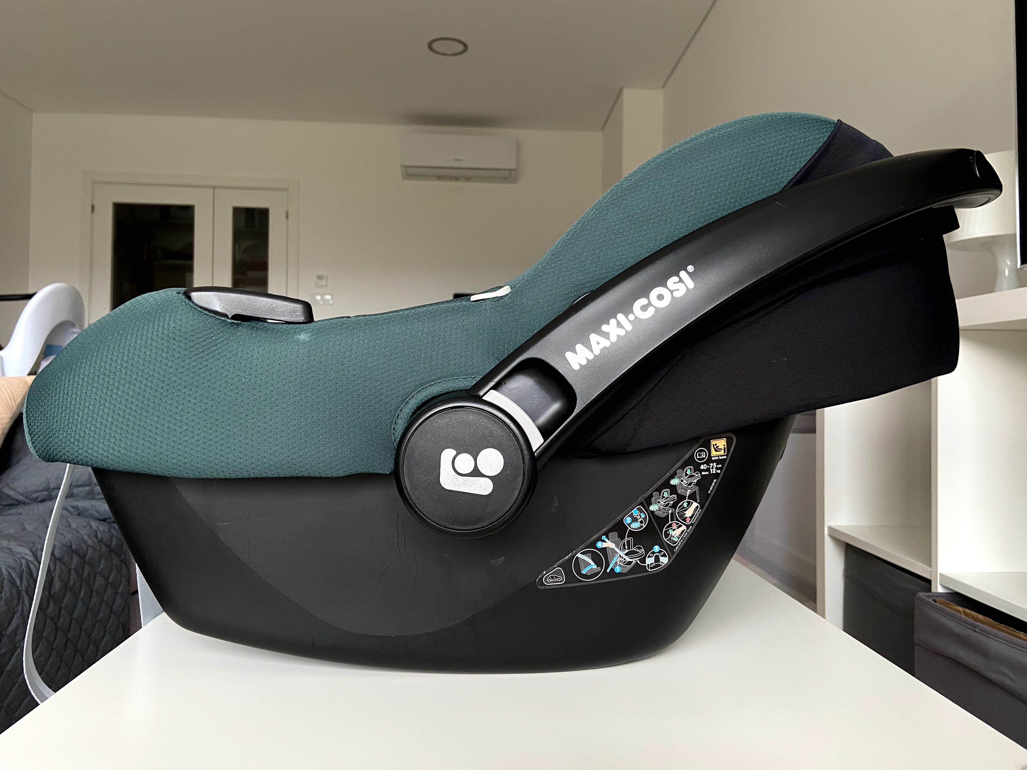 Ovos/Babycoques Maxi-Cosi CabrioFix i-Size e adaptadores - como novos