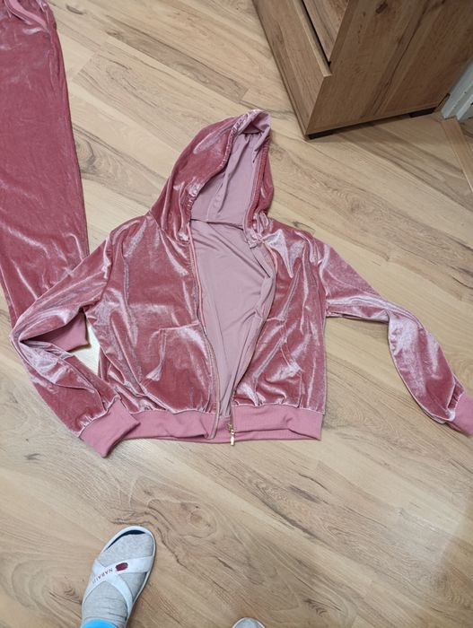 Dresy damskie różowe