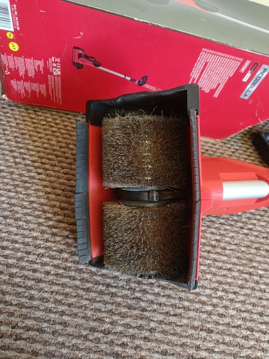 Akumulatorowe urządzenie do czyszczenia tarasów EINHELL Pikobella Solo