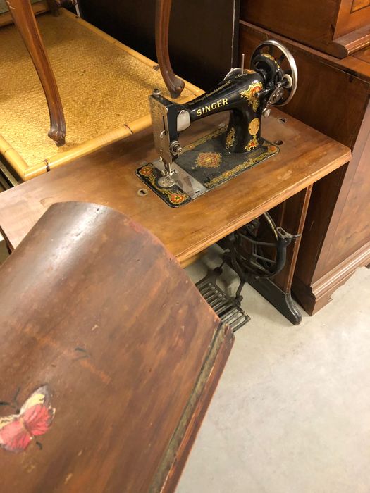 Maszyna do szycia stolik SINGER zabytek antyk z Włoch
