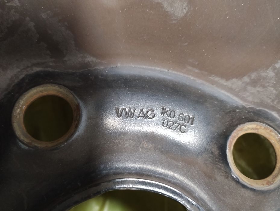 Opony zimowe Nokian WR D4 195/65R15 91T z felgami 2021