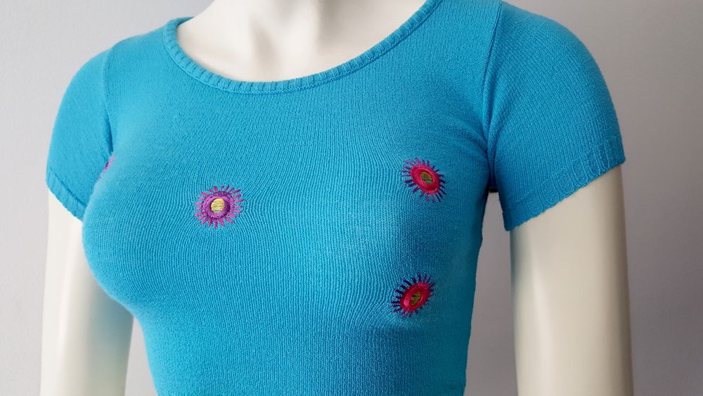 Crop Top em Malha de Linha com Bordados made in Italy