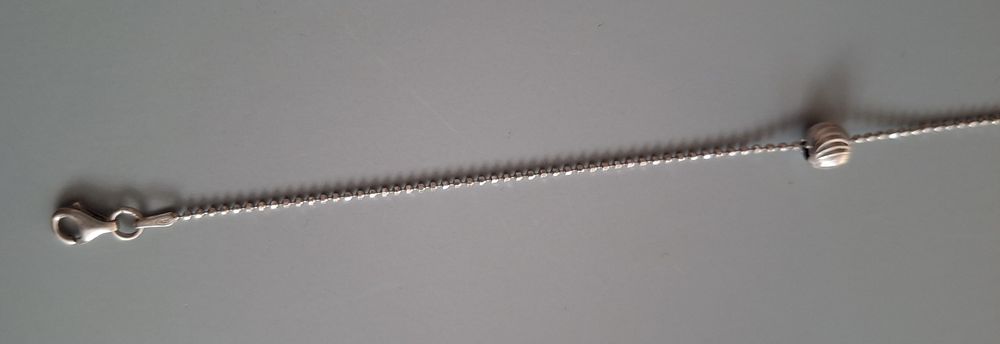 Srebrna damska bransoletka z kuleczką z firmy Yes próba 925