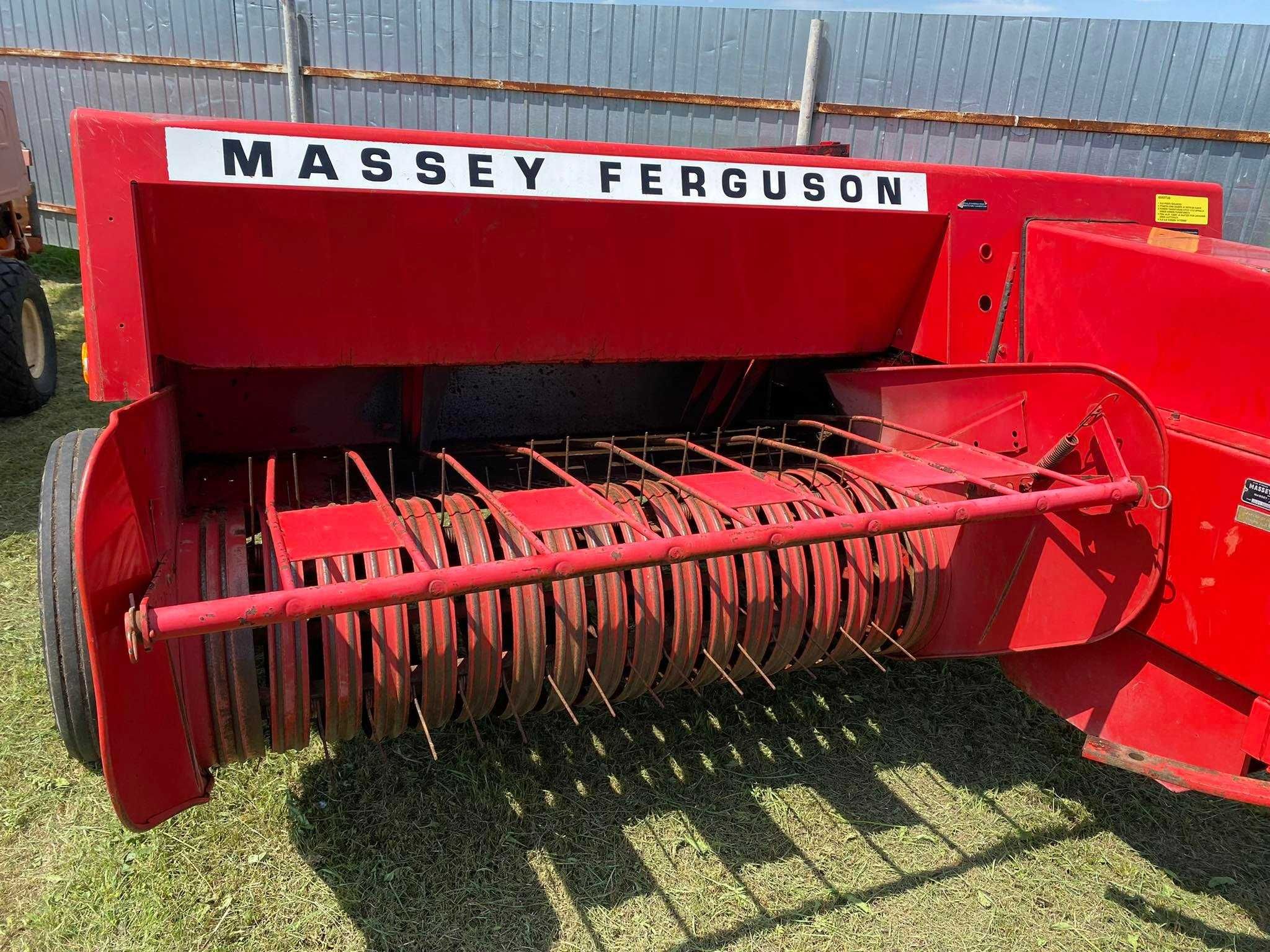 Прес підбирач Пресс-подборщик тюкопрес MASSEY FERGUSON MF 120 (Sipma)