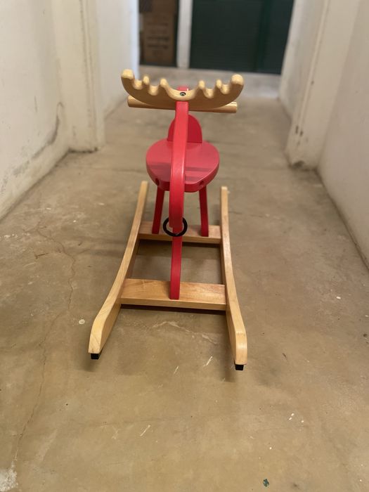 Alce-baloiço, vermelho