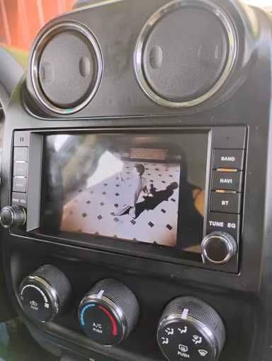 Radio android 13 Jeep chrysler dodge wifi usb bluetooth 2GB