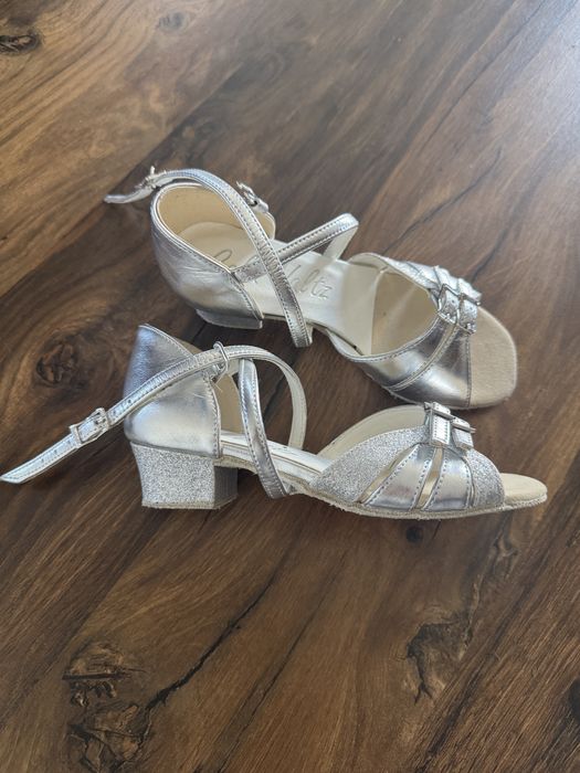 Туфлі для дівчинки, бальні шкіряні