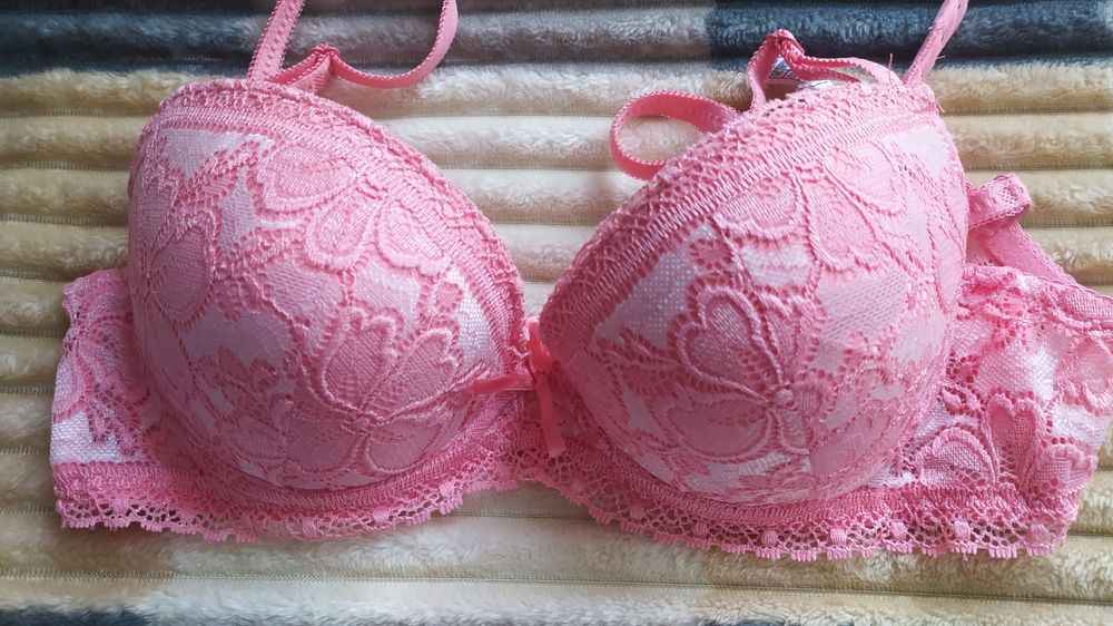 Женский бюстгалтер, трусики