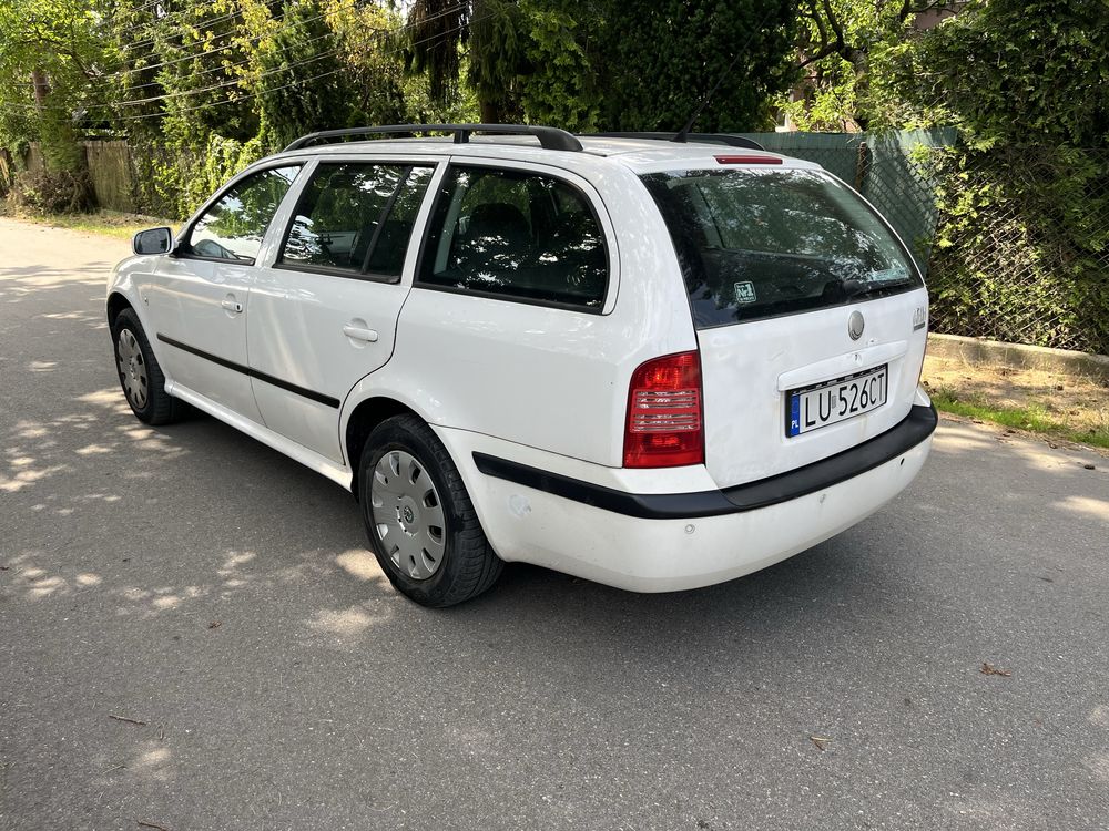 Na Sprzedaż szkoda Octavia 1.6 lpg 2007 rok dobry stan