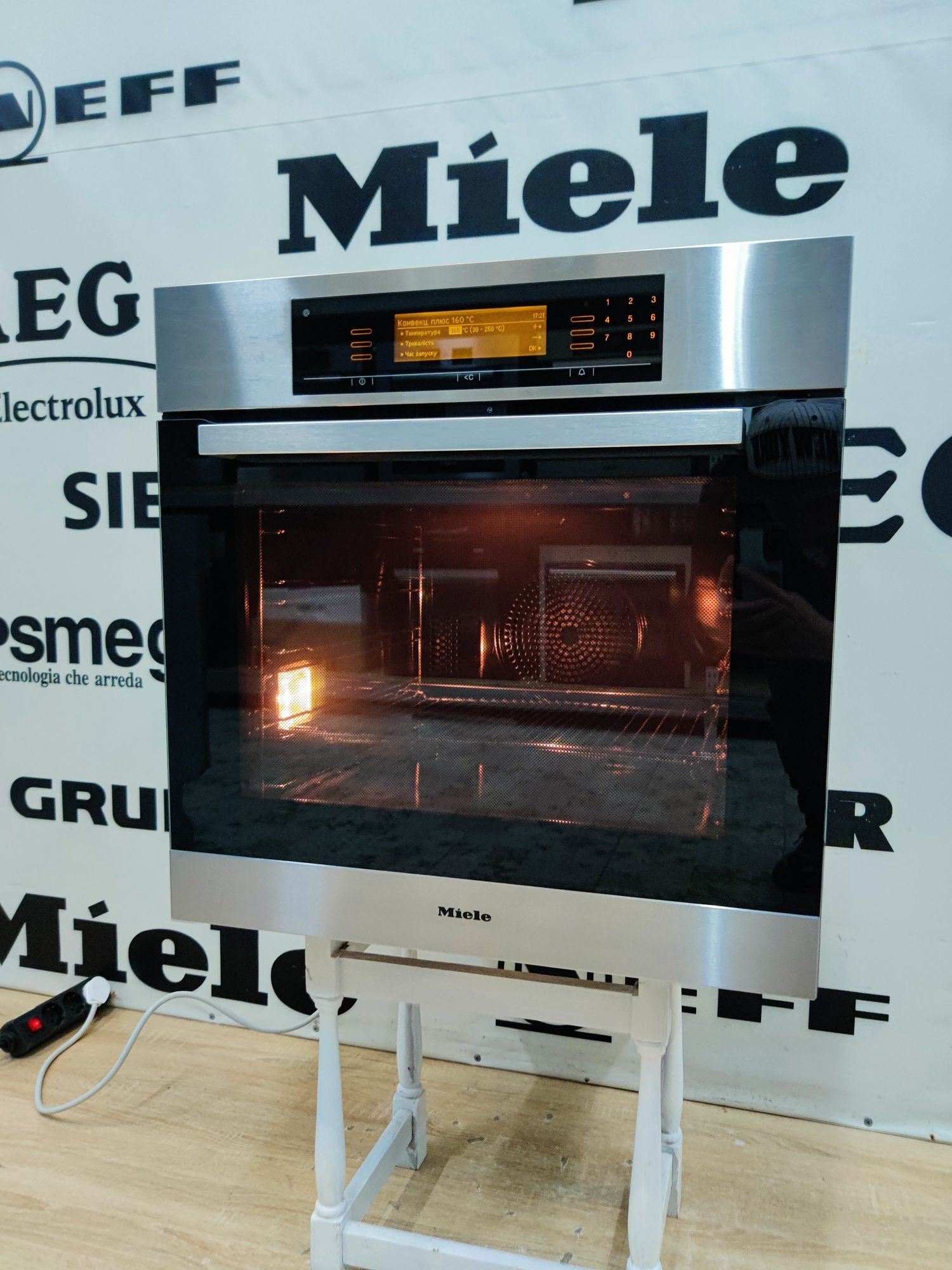 ТОПОВЫЙ Духовой шкаф. Духовка Miele™ H5681BP. Идеал. Сенсор.Пар. Текст