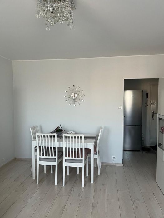 Zestaw stół + 4 krzesła IKEA NÄSINGE – stan idealny!