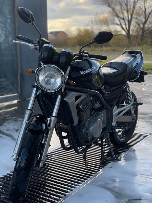 Мотоцикил Kawasaki er5