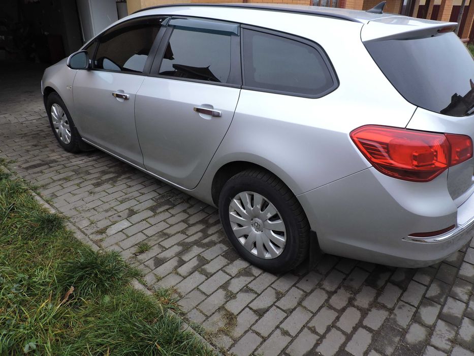 Opel Astra K 2014 торг уместен