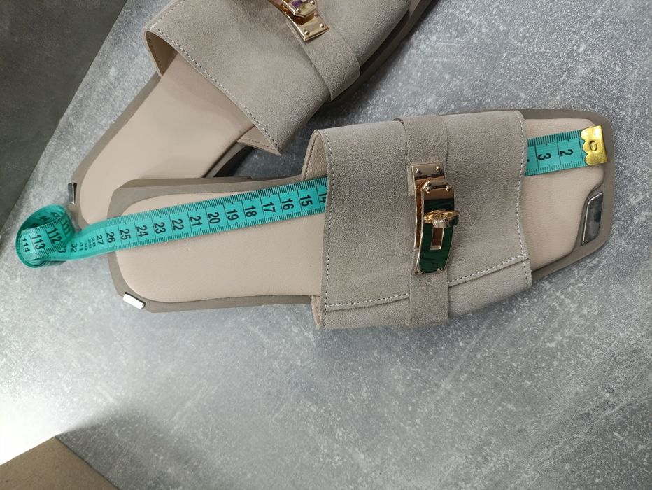 Шльопанці,нові!39 розмір на устілку 25 см!