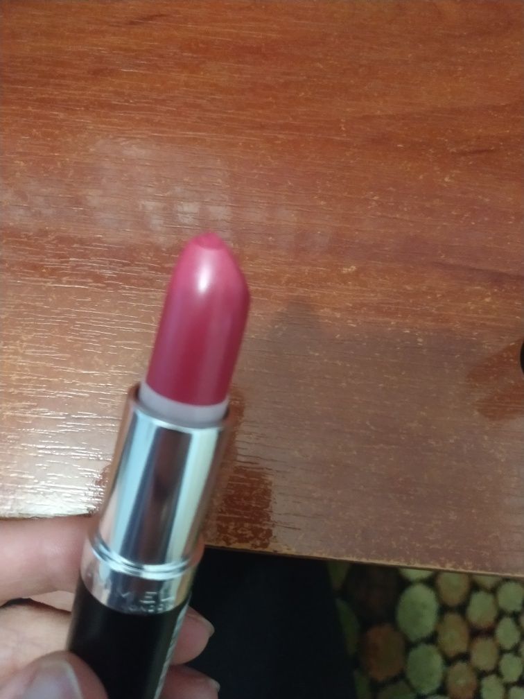 Помада Rimmel Lasting Finish