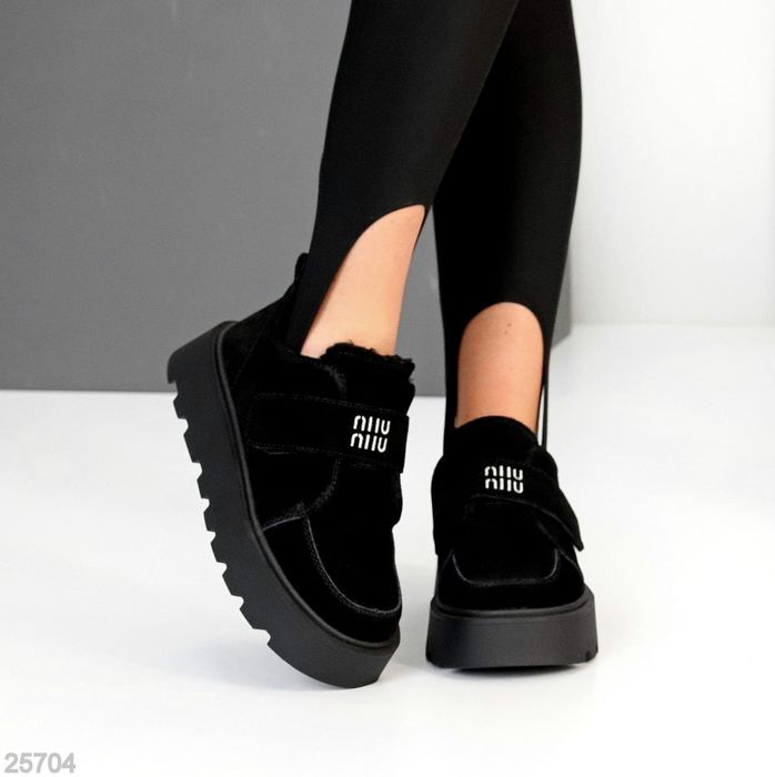 Жіночі шкіряні зимові черевики в кольорах