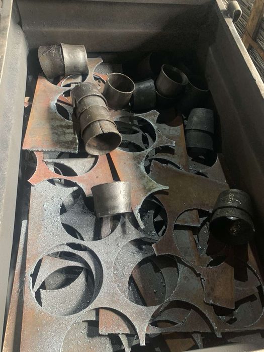 Металобрухт, шлак плазморіза, стружка сталева.